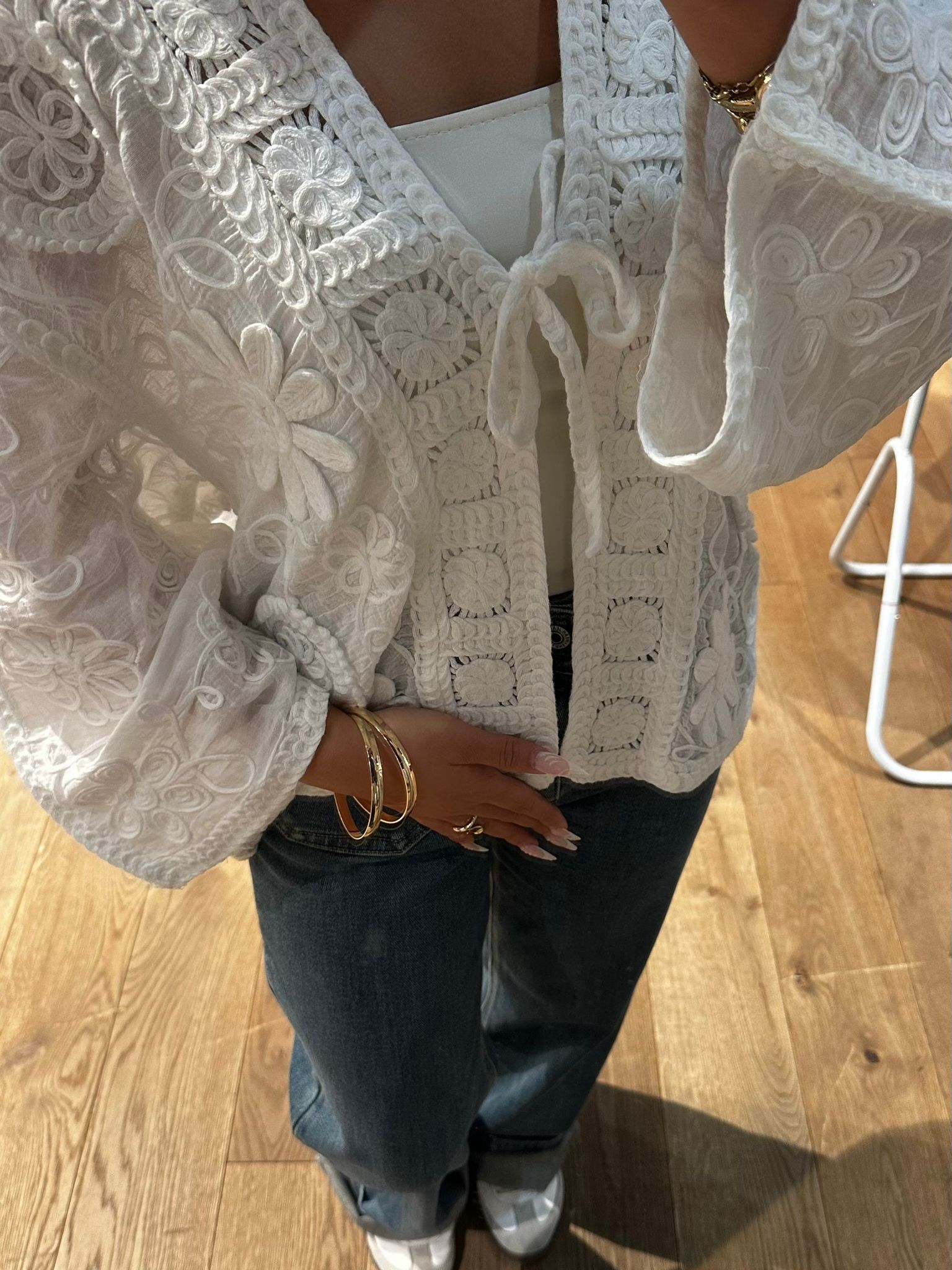 Veste en dentelle à lacet