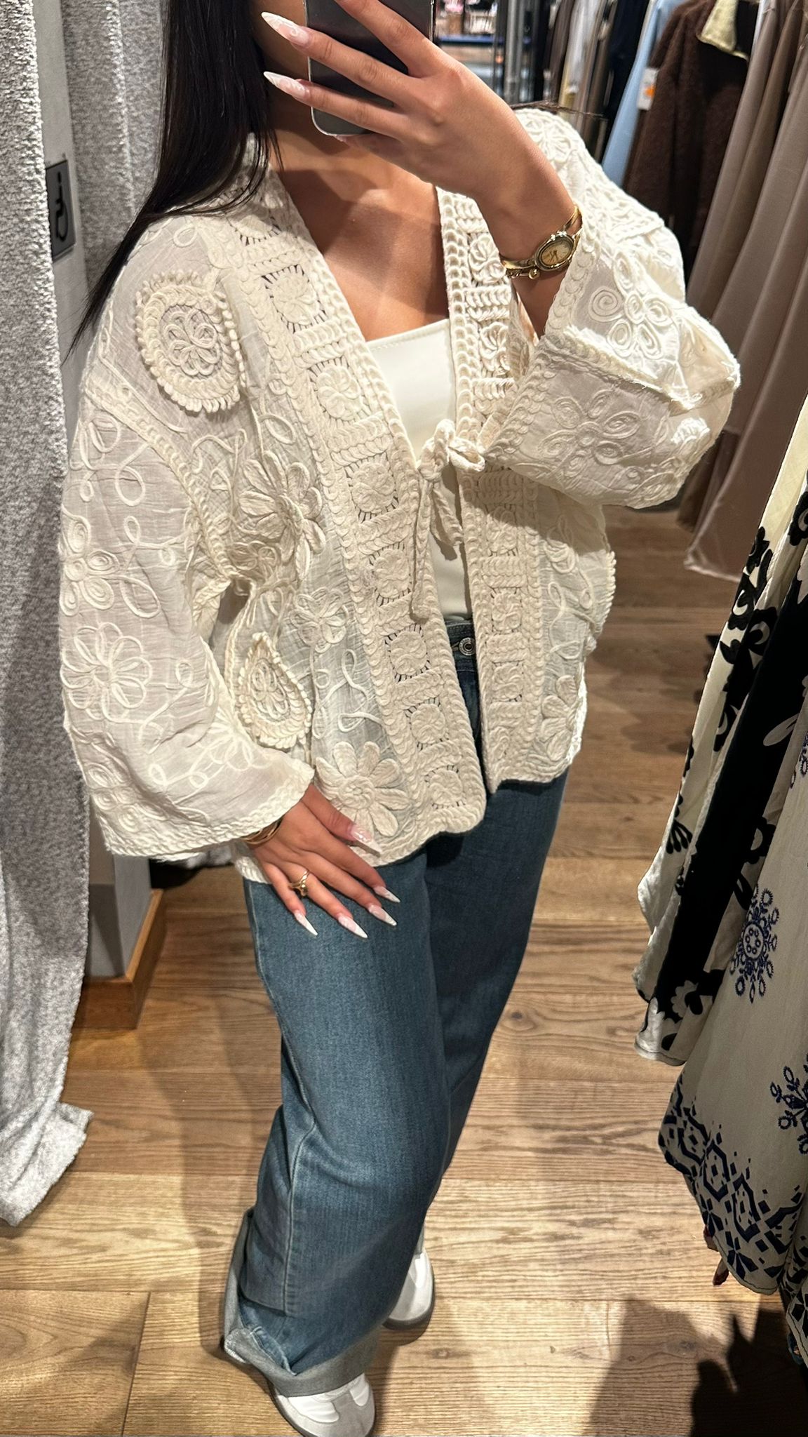 Veste en dentelle à lacet
