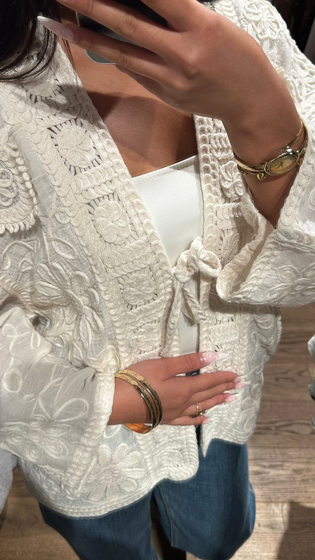 Veste en dentelle à lacet