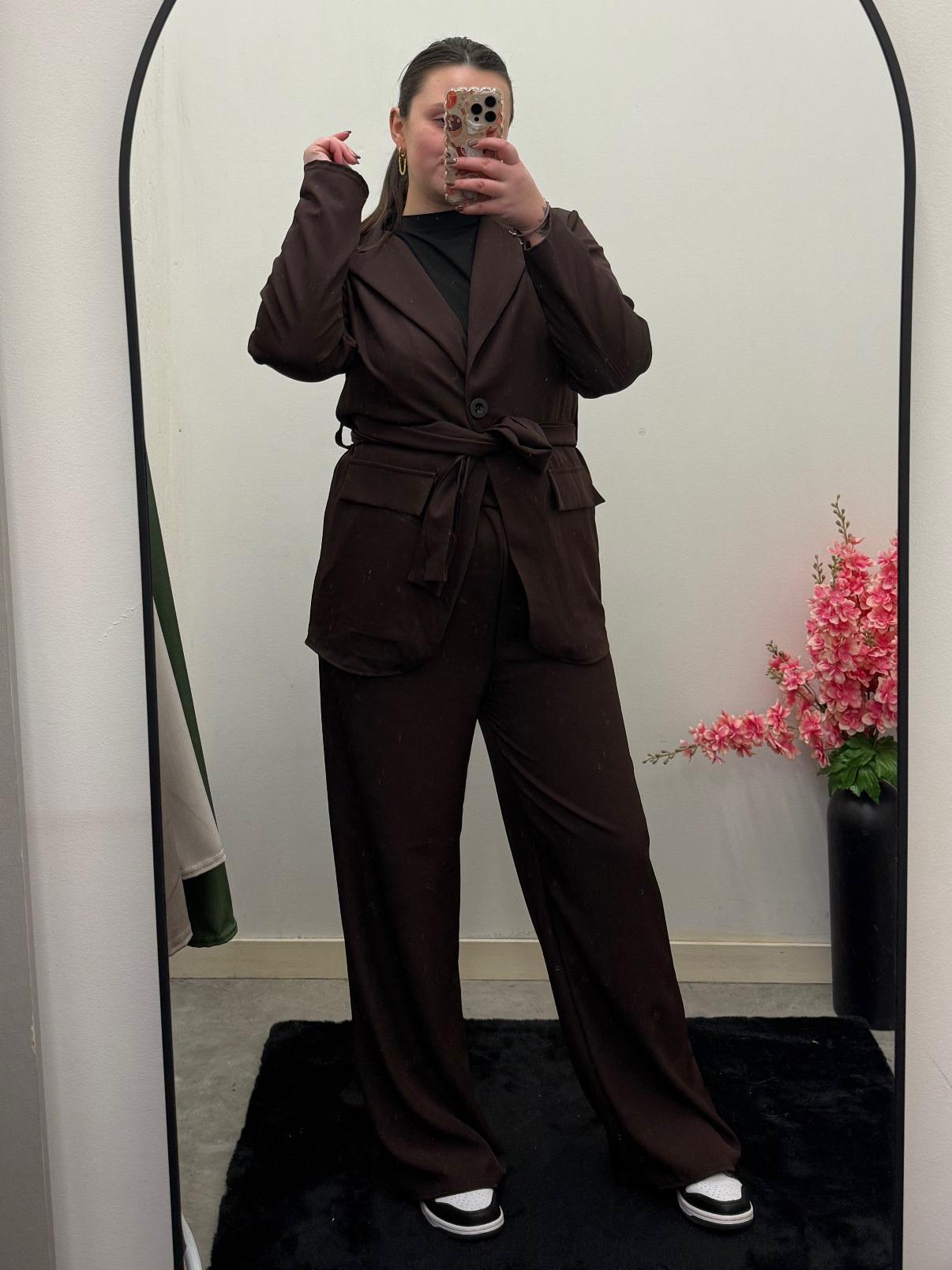 Ensemble 2 pièces blazer ceinturé & pantalon